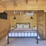 Eudaimonia Wooden Nafplio קנדיה